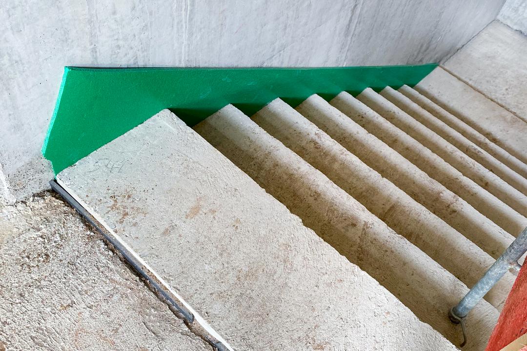 Treppe im Rohbau mit Trittschalldämmelement SINTON