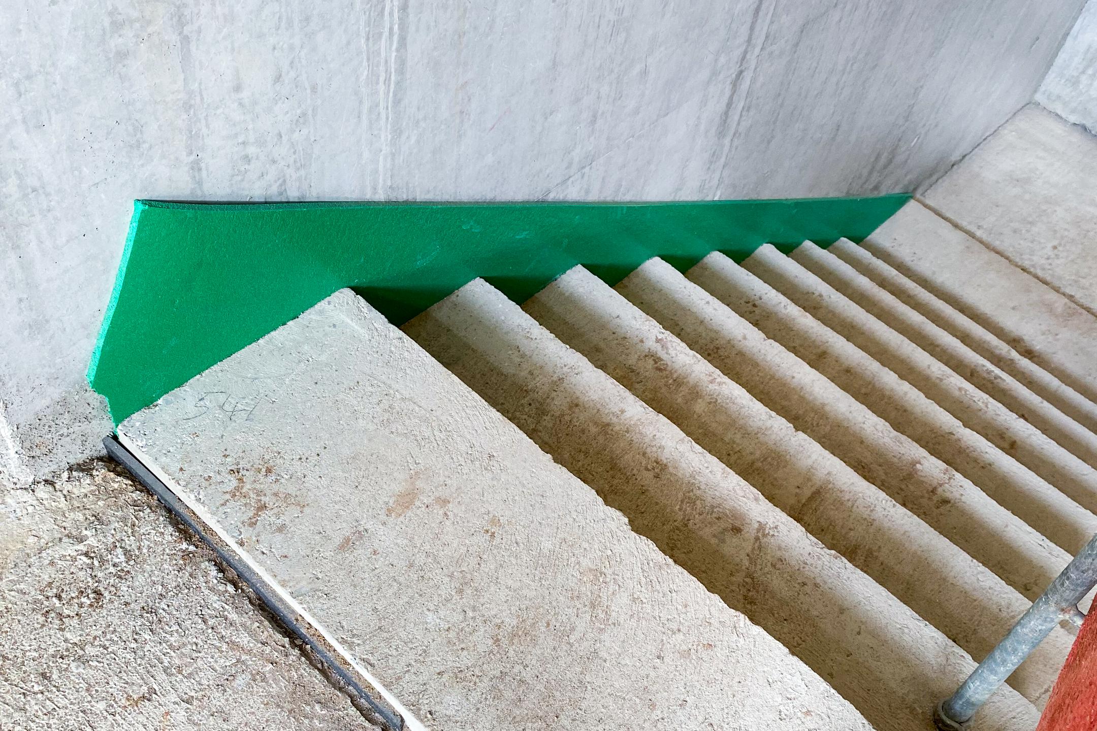 Treppe im Rohbau mit Trittschalldämmelement SINTON