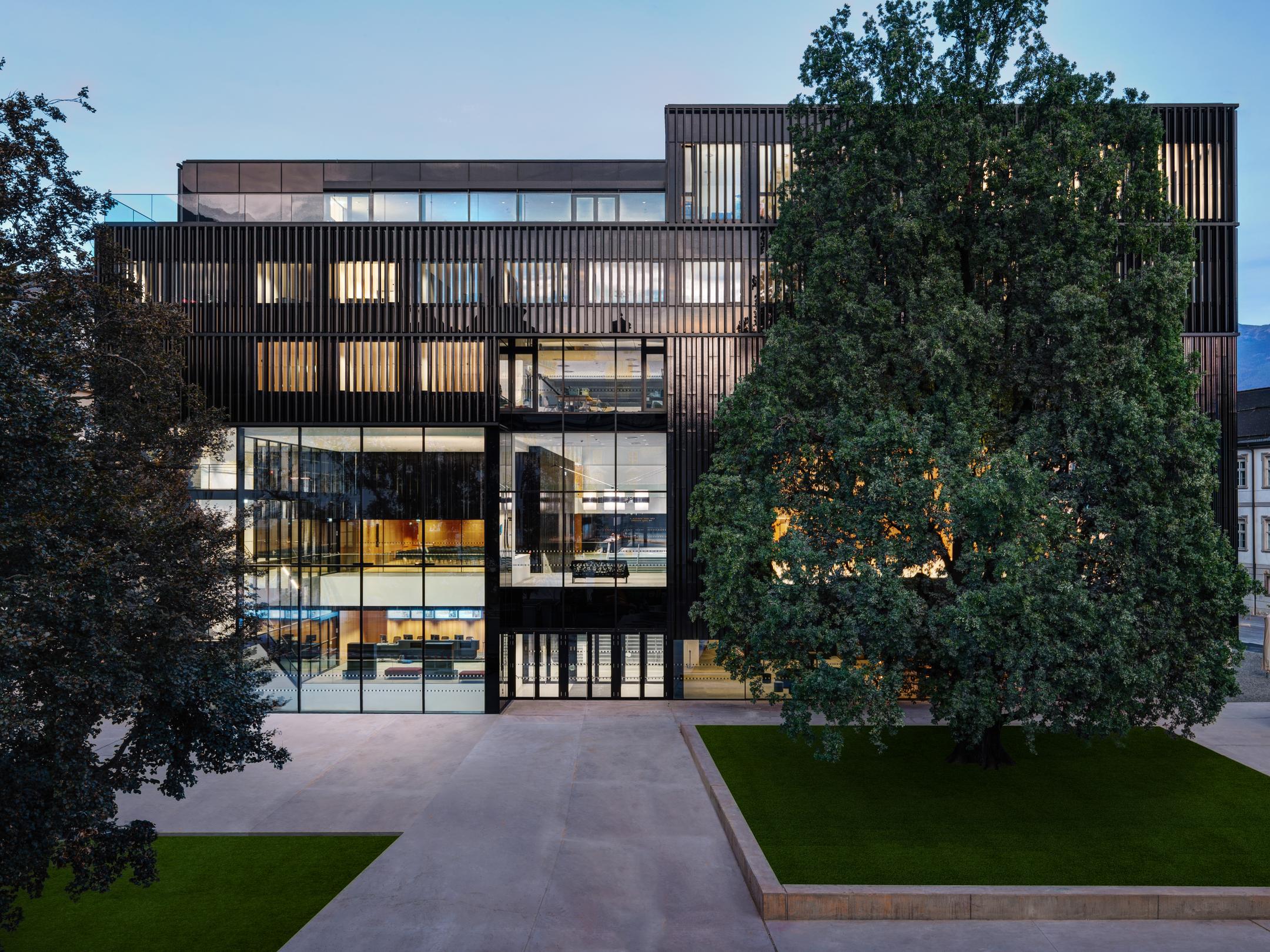 Frontalansicht des Haus der Musik in Innsbruck