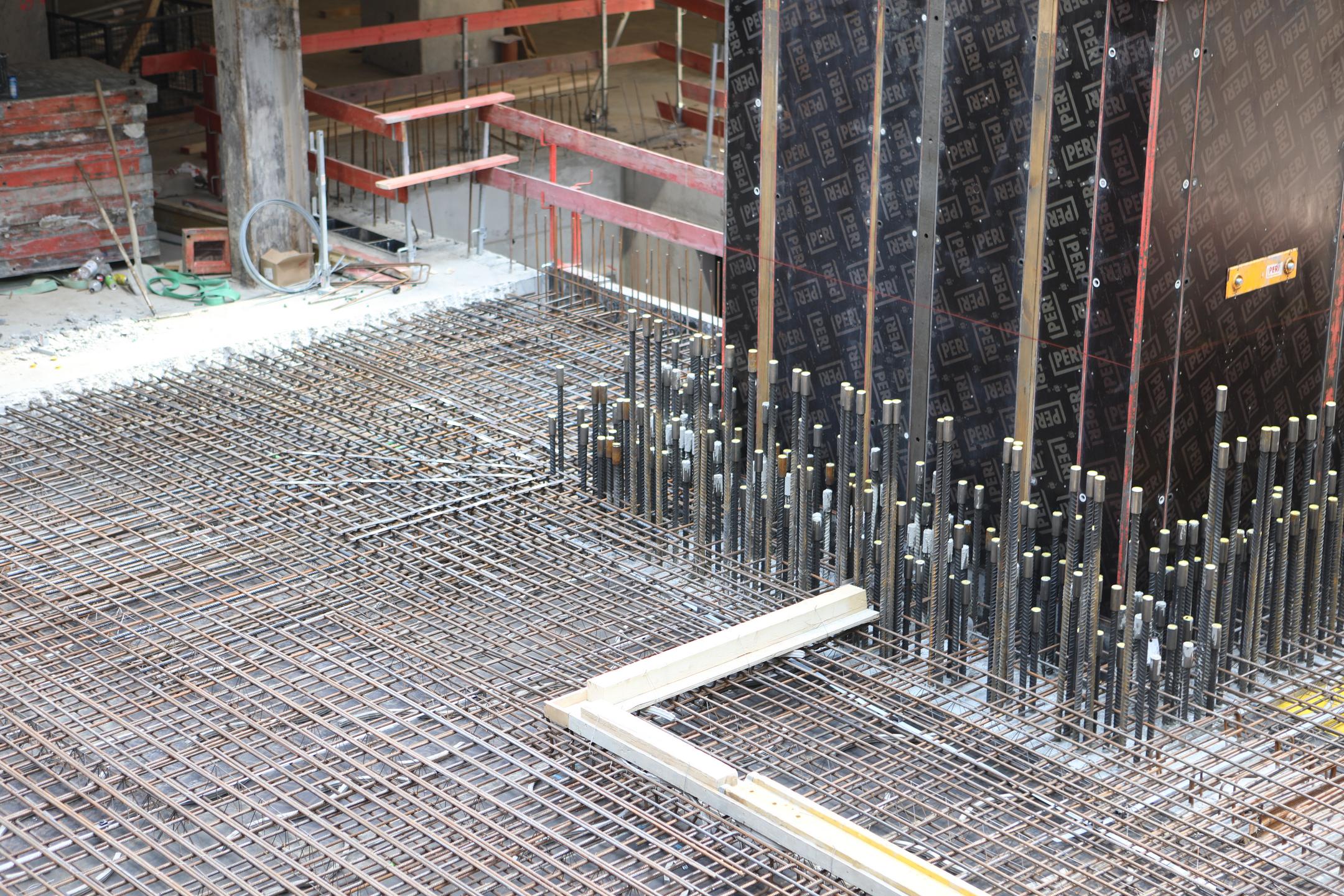 Die Baustelle mit den PohlCon-Elementen aus etwas weiterer Entfernung.