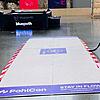Mobiler Roboter fährt auf WCPS-Plateau-System von PohlCon.
