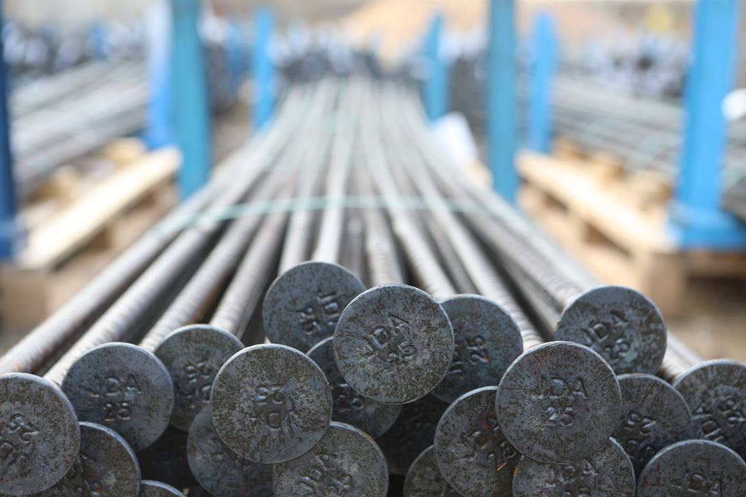 Baumaterialien für das neue Hochhausquartier aus der Nahaufnahme.