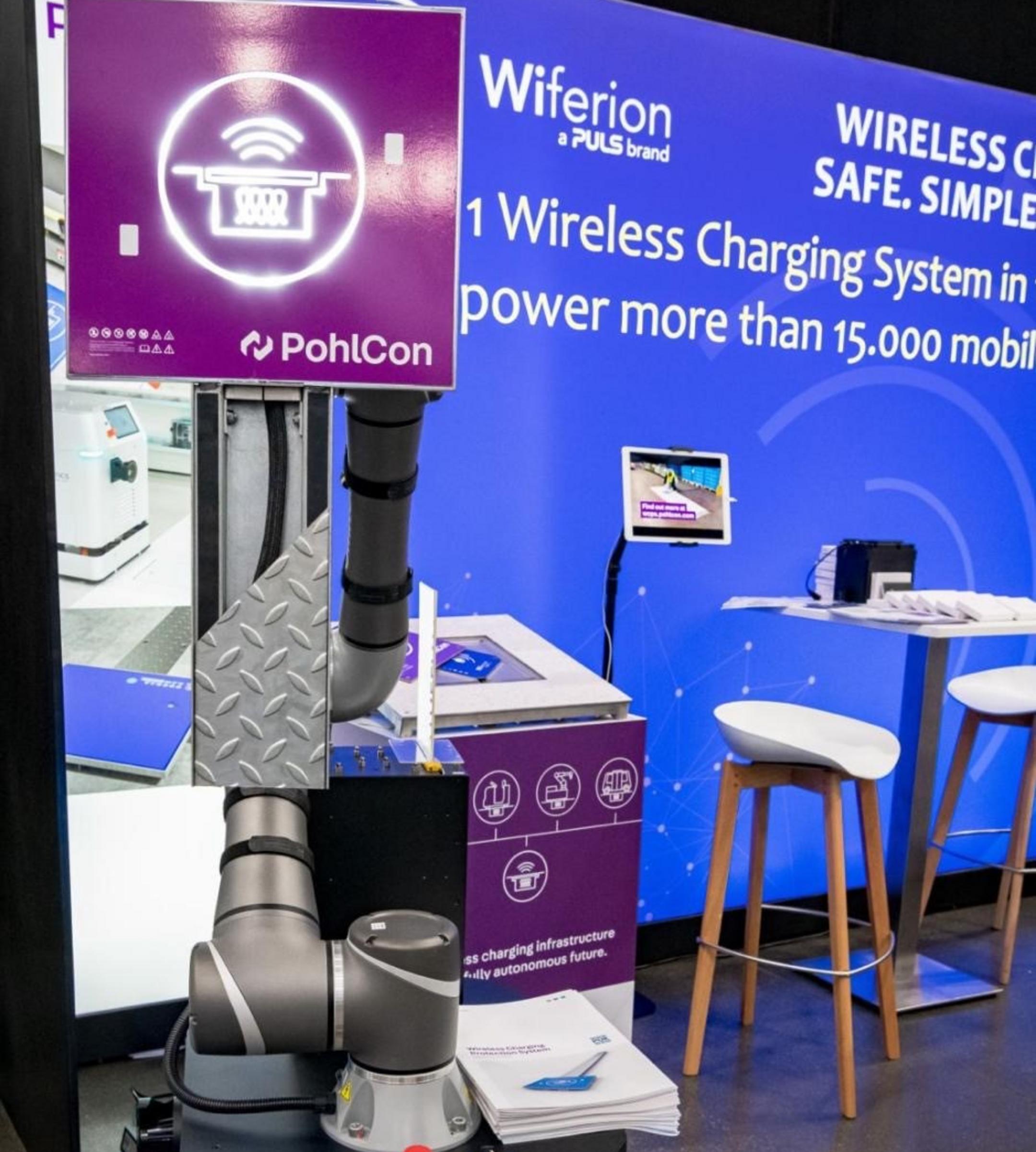 Alternative Text (max. 80 Zeichen): **Mobiler Roboter mit Cobot-Arm präsentiert WCPS-System von PohlCon und Wiferion.