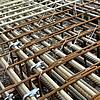 Close-Up des Materials zur Einhausung der Straße.