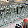 Baustelle mir sichtbarer GFK-Bewehrung und Abstandshaltern.